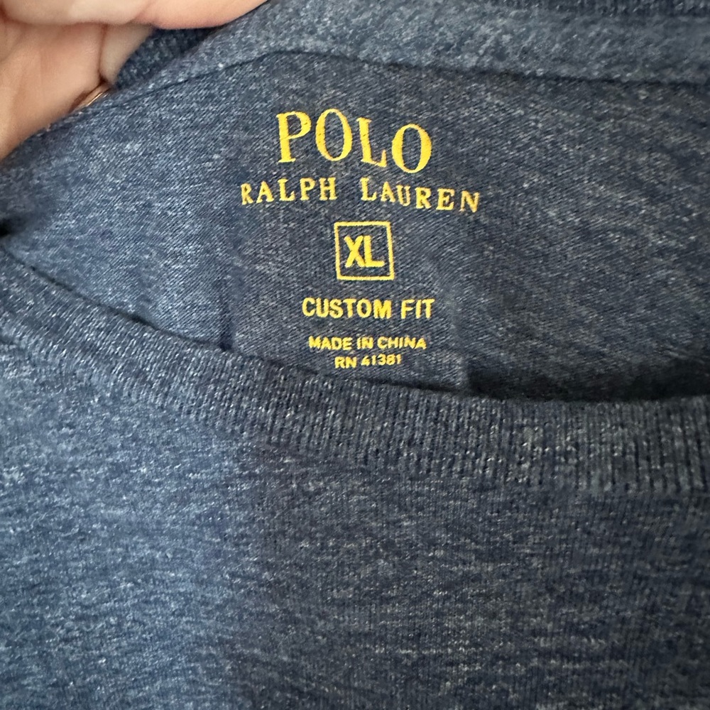 Polo custom fit tee. Men’s size XL. Color: Navy